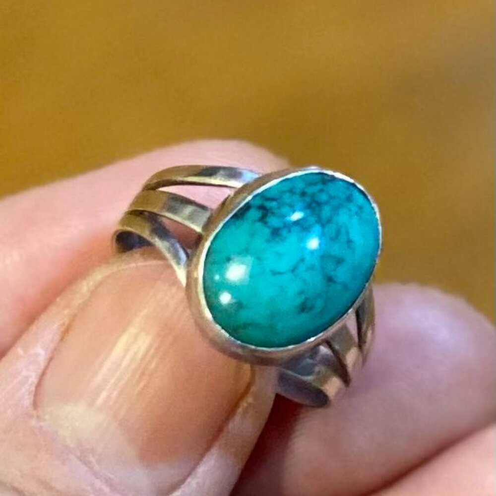 Vintage 925 Sterling Silver Ring with Turquoise Stone – Size 7